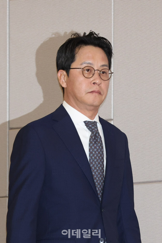 이동하는 조좌진 롯데카드 대표이사                                                                                                                                                                 
