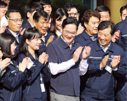 “제가 직접 챙기겠다” 말했던 JY, 6만명 취업문 열었다