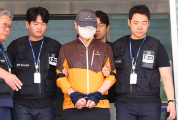 "살려달라" 애원에도…인천 총기 살해범, 법정서 아들 살인만 인정