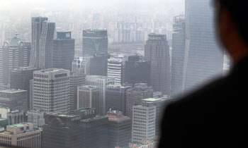 [마켓인]금융사 매물 많은데…롯데카드 사태로 사모펀드 인수 &apos;움찔&apos;