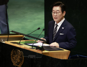 [속보]李대통령 “韓, 국제사회에 완전히 복귀” 선언