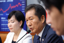 정청래 "삼권분립 망가뜨린 건 대법원장…뭔데 호들갑인가"
