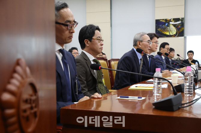해킹사고 청문회, '답변하는 김영섭 KT 대표이사'                                                                                                                                          