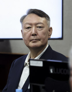 윤석열 "1.8평 방에서 서바이벌 자체가 힘들어"
