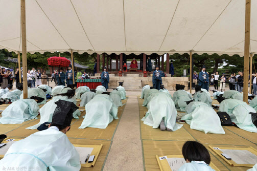 국화차·왕가 행렬...창경궁서 즐기는 중양절 행사 - 뉴스 썸네일 이미지