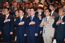 “3시간 가서 투표, 해외 국민 편의 강화”…李, 동포 권익 보호 강조(종합)