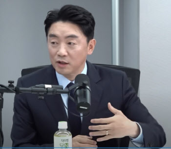 "李대통령, 인터넷·커뮤니티 많이봐…본인 욕·비판 잘 알아"
