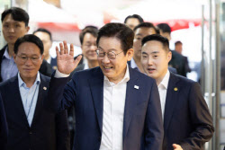 이재명 대통령 국정 지지율 53.5%…4주 만에 반등