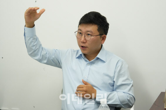 한종철 마이크로트 대표 "내년 흑자, 녹내장 치료 판도 바꿀것" - 뉴스 썸네일 이미지