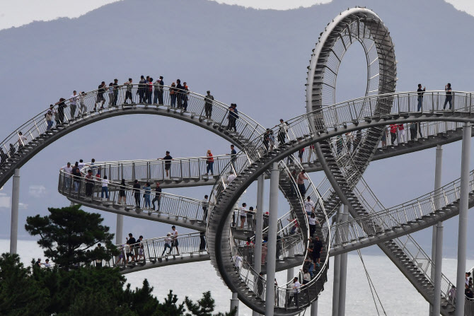 즐거운 스페이스워크 여행                                                                                                                                                                                