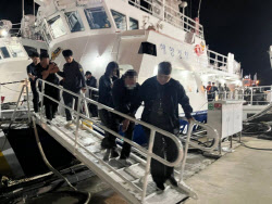 "추석 연휴 틈타 밀입국 시도"…중국인 8명 전원 구속