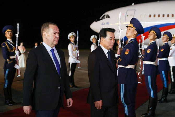 北 핵개발 대놓고 용인한 러...공고해지는 반미 연대 - 뉴스 썸네일 이미지