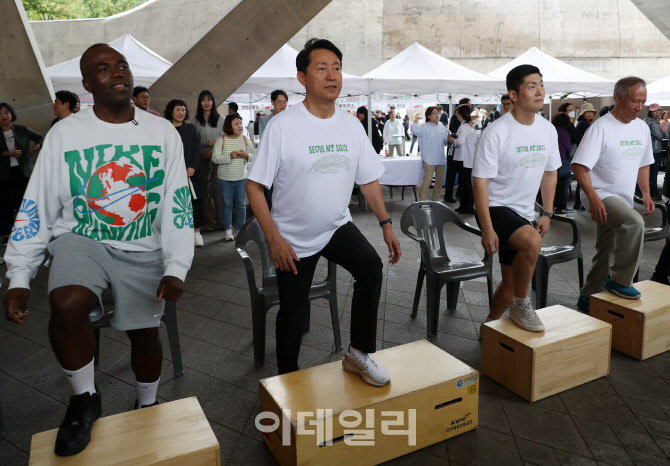  '확.찐.살. 확빼기 챌린지' 도전하는 오세훈 시장                                                                                                                                         