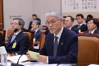 "판결문 2~3번 읽어보면 답 보인다"…대법, &apos;의혹제기&apos; 與에 일갈