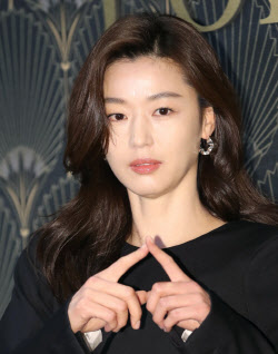"전지현 사는 그 집" 300억 돌파...넘사벽 아파트 1위 [누구집]