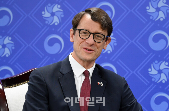 발언하는 필립 베르투 주한 프랑스 대사                                                                                                                                                             