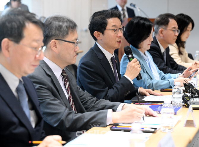  이억원, "소비자중심 금융 대전환 하겠다"                                                                                                                                                