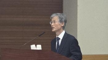 [속보]조희대 “말씀 무겁게 경청…미진한 부분 추후 답변”