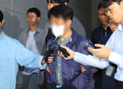&apos;순직 해경&apos; 파출소 당직팀장 구속…"증거인멸 우려"