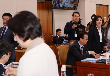 추미애 "李재판기록 보려했다? 명예훼손…실제는 로그파일"