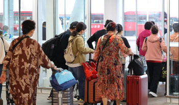 "중국인도 운전 OK" 中 면허로 &apos;국내 운전 허용&apos; 검토 중
