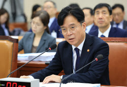[단독]尹정부서 뒤엎은 &apos;워라밸 행복산단&apos; 李정부가 살렸다