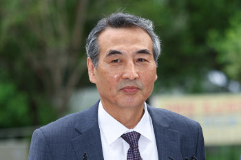 민중기 특검, &apos;김건희가 샀던 비상장주&apos; 투자로 억대 수익 논란