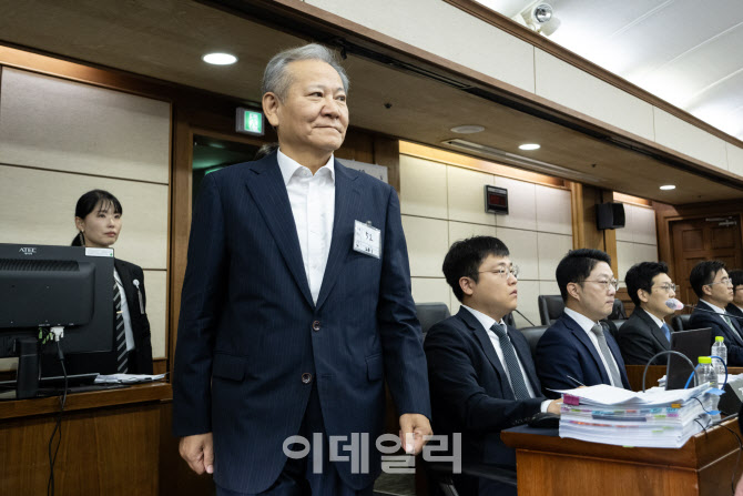 이상민 전 장관, 첫 내란 재판 출석                                                                                                                                                                 