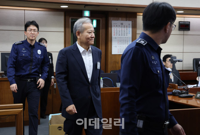 재판 출석하는 이상민 전 행안부 장관                                                                                                                                                               