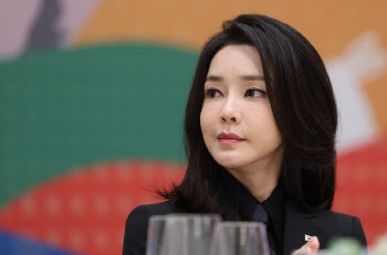 "김건희, 尹 체포 후 &apos;총기는 뭐했나&apos;&apos;" 경호처 질책