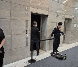 “15명이 2시간 동안 갇혔다”…강남 한복판서 엘리베이터 오작동