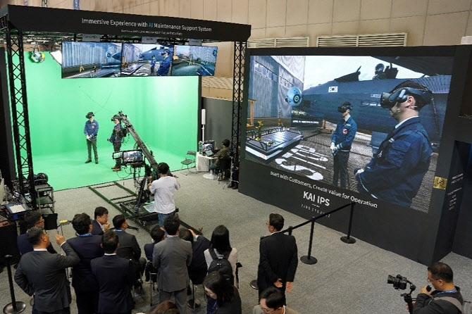 비브스튜디오스-KAI, ADEX 2025서 차세대 XR·AI 기반 국방기술 시연 - 뉴스 썸네일 이미지