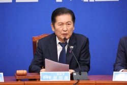 정청래 “오세훈, 딱하고 옹졸”…오세훈 “부동산 폭탄이나 회수”(종합)
