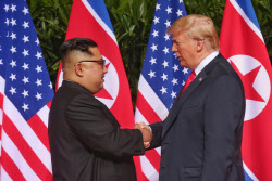 트럼프 “北, 일종의 핵 보유국…김정은과 만날 의향 100%”