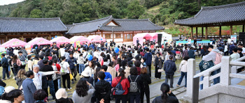 김천김밥축제, 개막 직후부터 인산인해…또 김밥 동났다