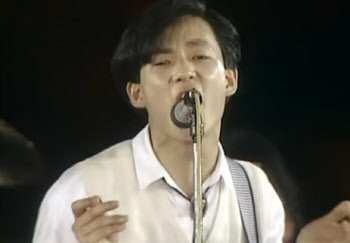 “숨을 못 쉬겠어”…故 신해철, 여전히 그를 기억하는 사람들[그해 오늘]