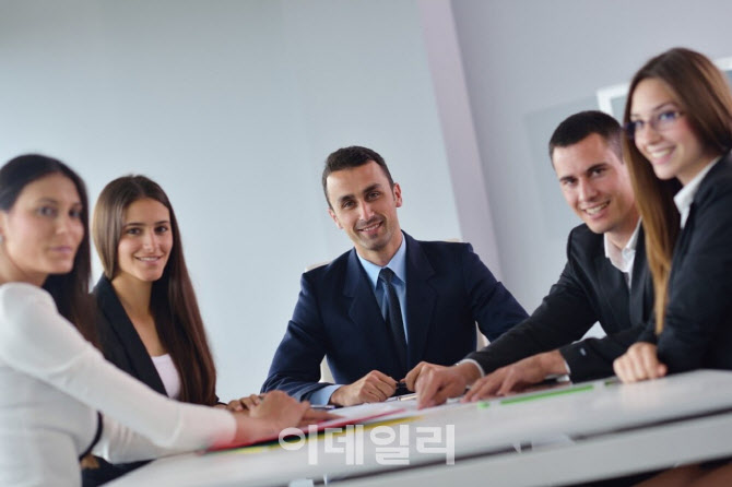 [마켓인]CVC에 M&A·투자팀까지...미래 먹거리 공들이는 대기업들 - 뉴스 썸네일 이미지