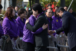 [포토]유가족협의회 위원장 안아주는 전현희 의원                                                                                                                                                          