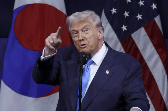 트럼프 “韓, 소중한 우방국…무역합의 곧 마무리할 것”(상보)