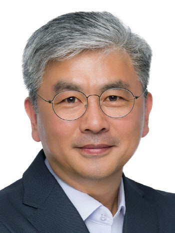 성무제 에스티팜 대표, 동아쏘시오그룹 CTO도 겸한다