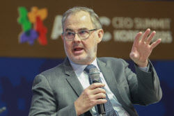 [포토]2025 APEC CEO SUMMIT, '주제 발표하는 안토니 쿡'                                                                                                                                         