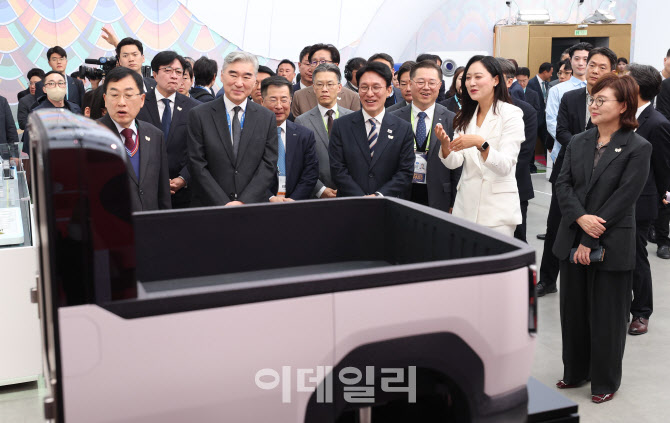 김민석 국무총리, '‘K-테크 쇼케이스' 방문 