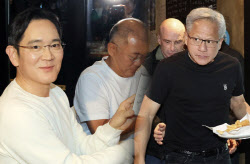 ‘치맥 회동’ 앞두고 이재용에 뜻밖의 &apos;이 부탁&apos; 건넨 젠슨 황