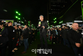 젠슨 황 "AI·로보틱스 관련 한국에 좋은 소식 있다"