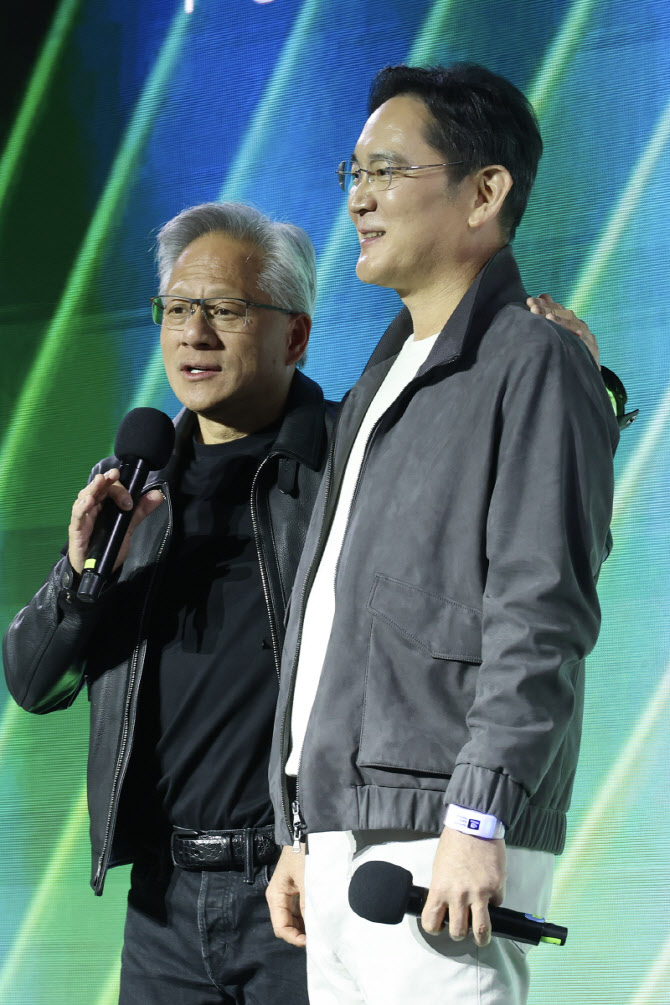 삼성전자, AI시장 내 역할 점진적 개선 기대-IBK