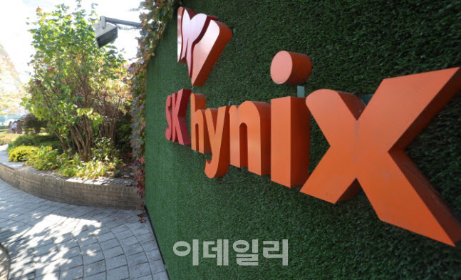 "반도체 업황 당분간 好好"…S&P, SK하이닉스 추정 이익 상향