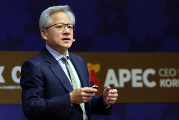 엔비디아 GPU 26만개 韓으로…삼성·SK·현대차 &apos;AI 팩토리&apos; 속도(종합)