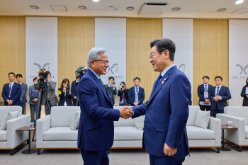 ‘韓·엔비디아’ AI 동맹에…민주 “적극 뒷받침할 것”