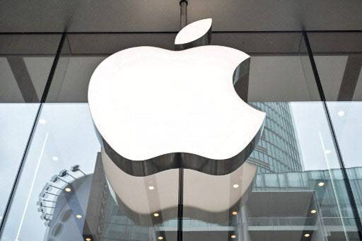 애플, 관세 역풍에도 탄탄한 실적…“AI 전략이 변수될 것”