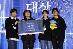 &quot;우리가 미래 게임 개발자&quot;…&apos;&apos;KAIST&apos;&apos; 유니콘 대상 수상